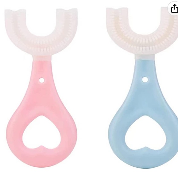 ๐ FREE w/ $40+ purchase. Kids U-Shaped Toothbrush. - Picture 3 of 6